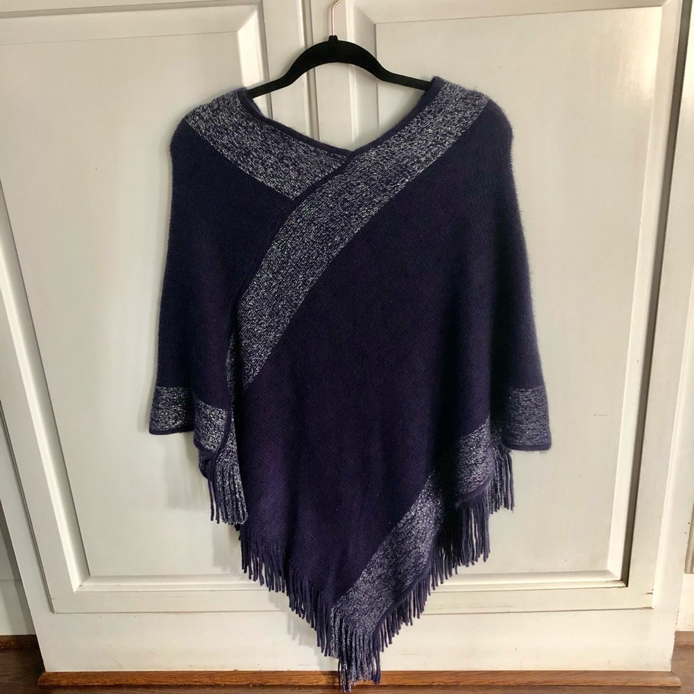 Women’s Snuggly Acrylic Poncho OS